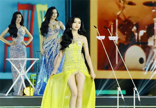 Chung khảo Miss Grand Vietnam 2023: Khán giả đỏ mặt vì thí sinh lộ nội y